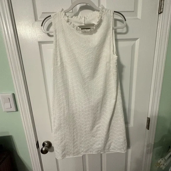 Sail to Sable White Eyelet Keyhole Back Sleeveless Shift Dress Size Large - Picture 1 of 3